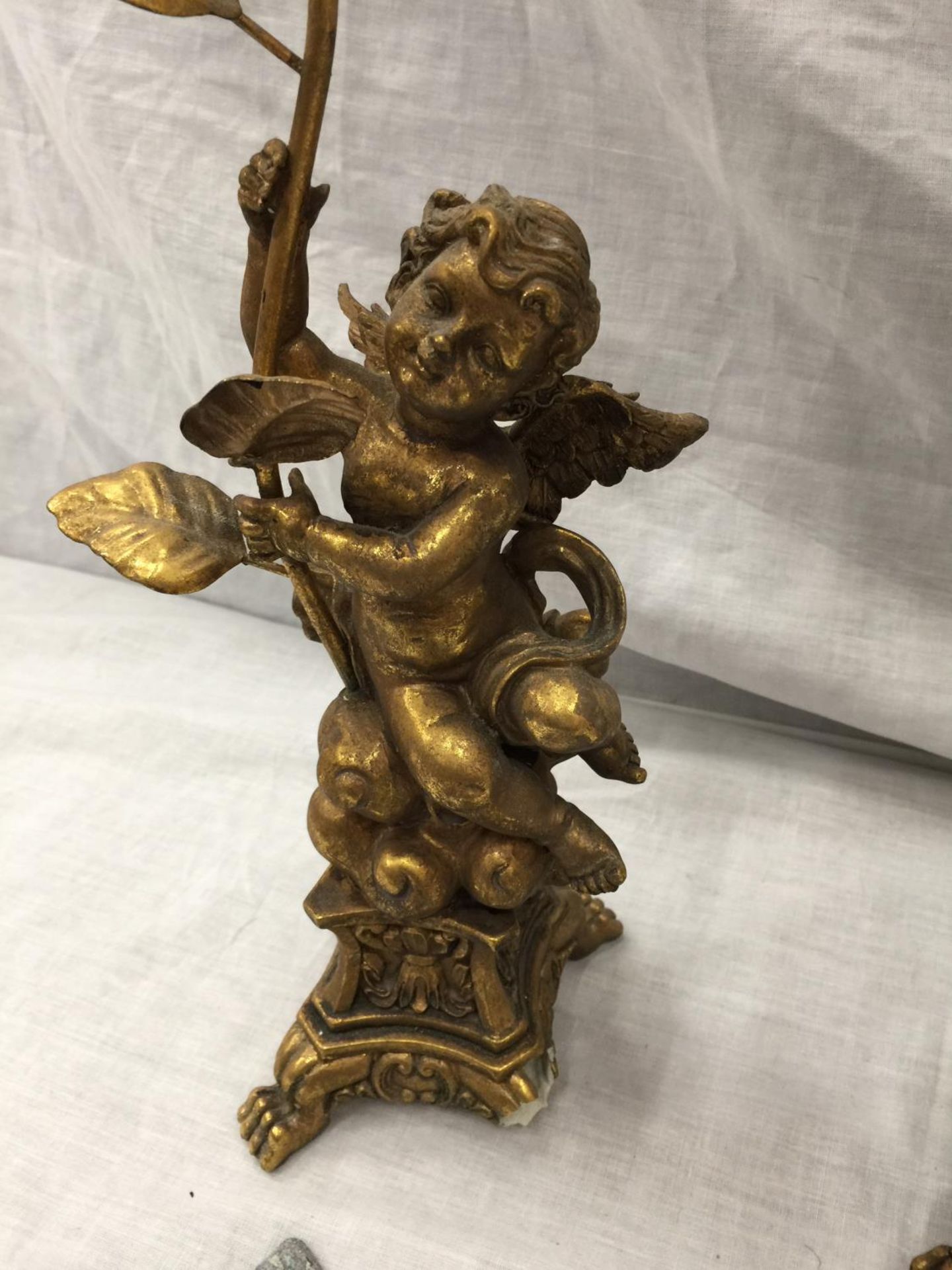 A PAIR OF DECORATIVE CANDLE STICK HOLDERS WITH CHERUB DESIGN (ONE A/F) AND TWO HEAVY CHERUB LEAD - Image 7 of 8