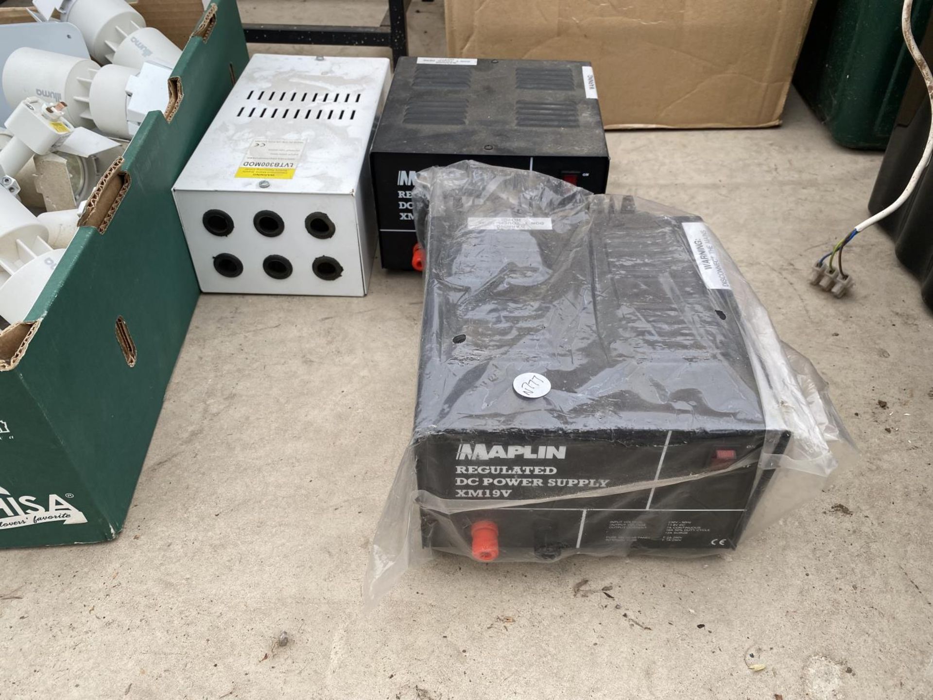 TWO MAPLIN REGULATED POWER SUPPLY UNITS AND AN ASSORTMENT OF ILUMA LIGHT FITTINGS ETC - Image 2 of 3