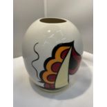 A HAND PAINTED AND SIGNED LORNA BAILEY VASE RAVENSDALE