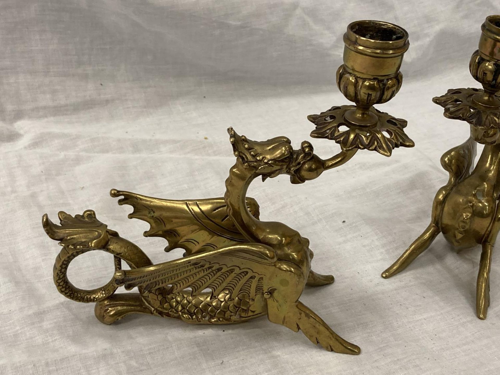 A PAIR OF BRASS 'WELSH DRAGON' CANDLESTICKS HEIGHT 17.5CM, LENGTH 17CM - Image 3 of 4