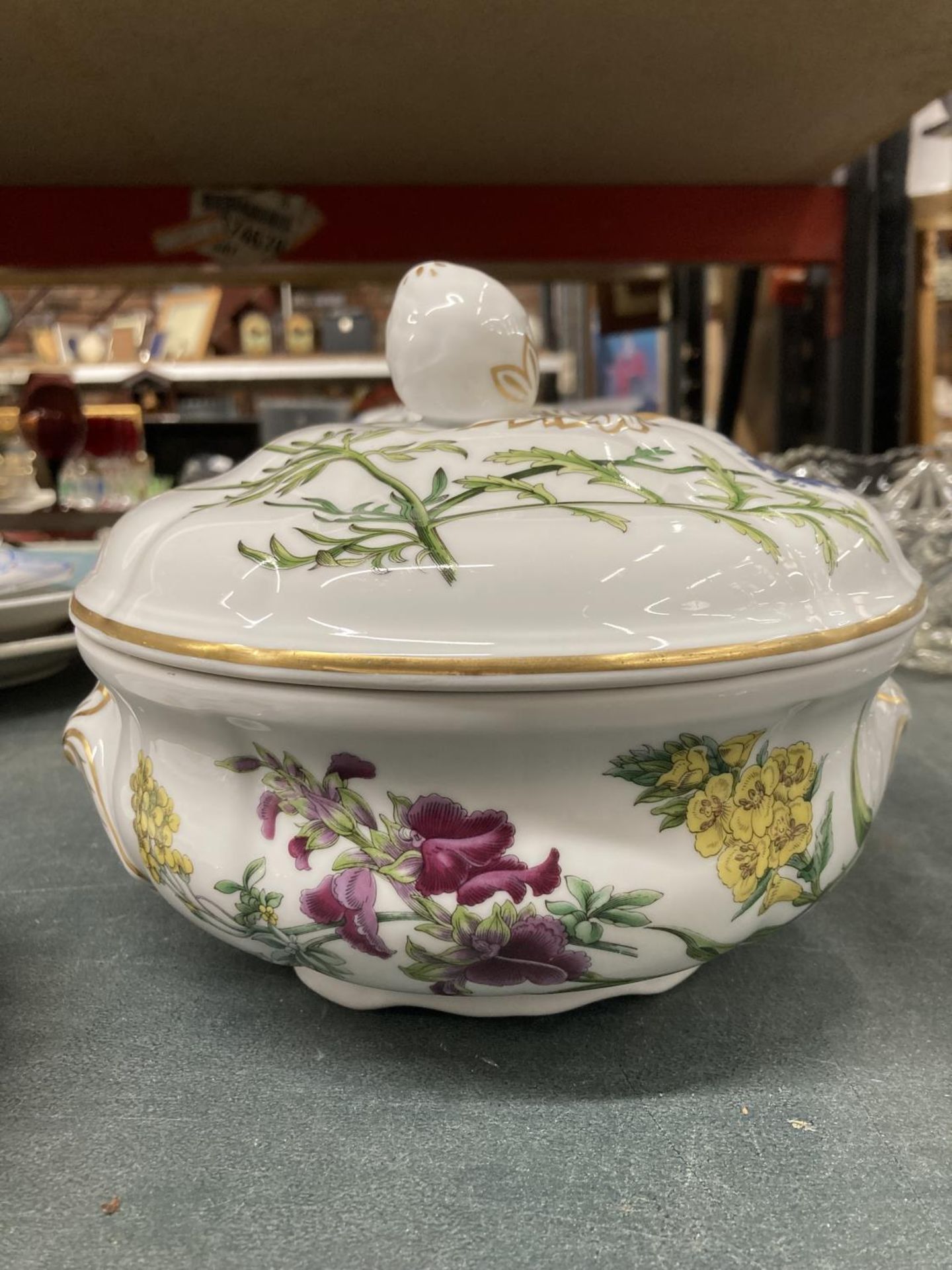 THREE PIECES OF SPODE 'STAFFORD FLOWERS' TO INCLUDE TWO TUREENS AND A FLAN DISH - Image 3 of 5