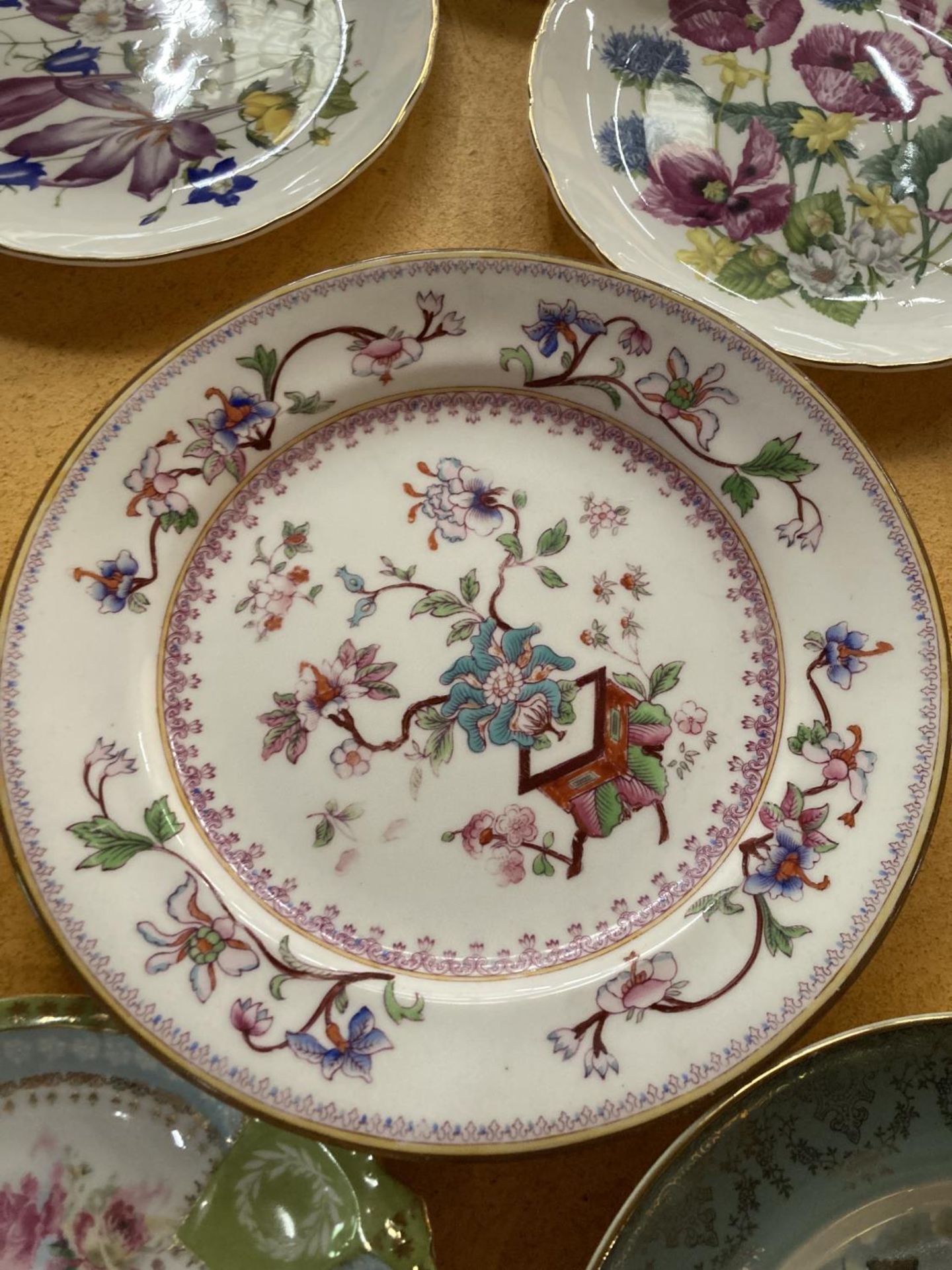 A QUANTITY OF DECORATIVE CABINET PLATES TO INCLUDE ROYAL ALBERT - Image 8 of 11