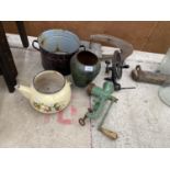 AN ASSORTMENT OF ITEMS TO INCLUDE AN ENAMEL KETTLE, AN ENAMEL POT AND A VINTAGE MINCER ETC