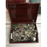 A BOX CONTAINING A QUANTITY OF WHITE METAL JEWELLERY TO INCLUDE NECKLACES, BANGLES, BRACELETS, ETC
