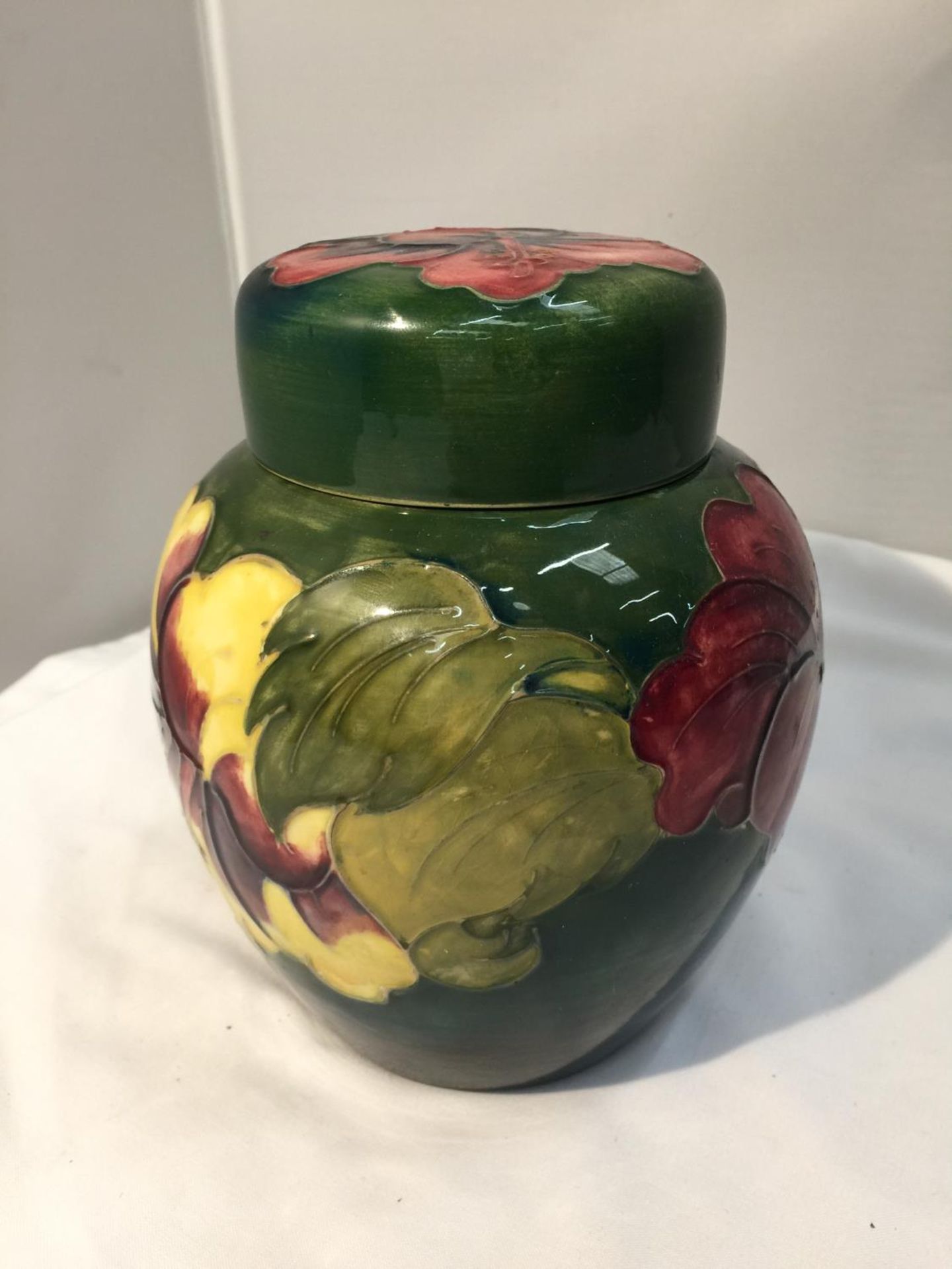 A MOORCROFT HIBISCUS ON GREEN GINGER JAR - Image 2 of 5