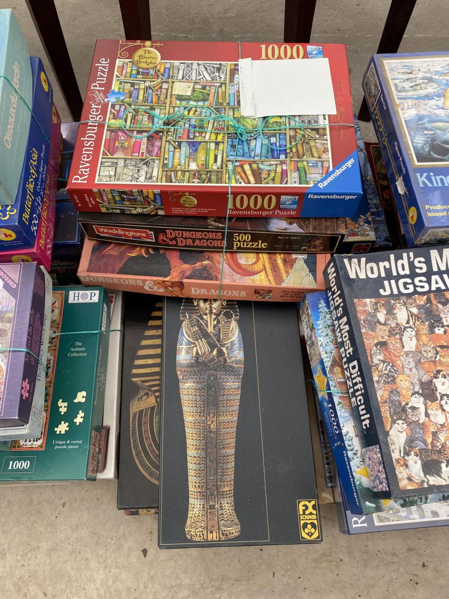 A LARGE COLLECTION OF VARIOUS JIGSAW PUZZLES - Image 2 of 4