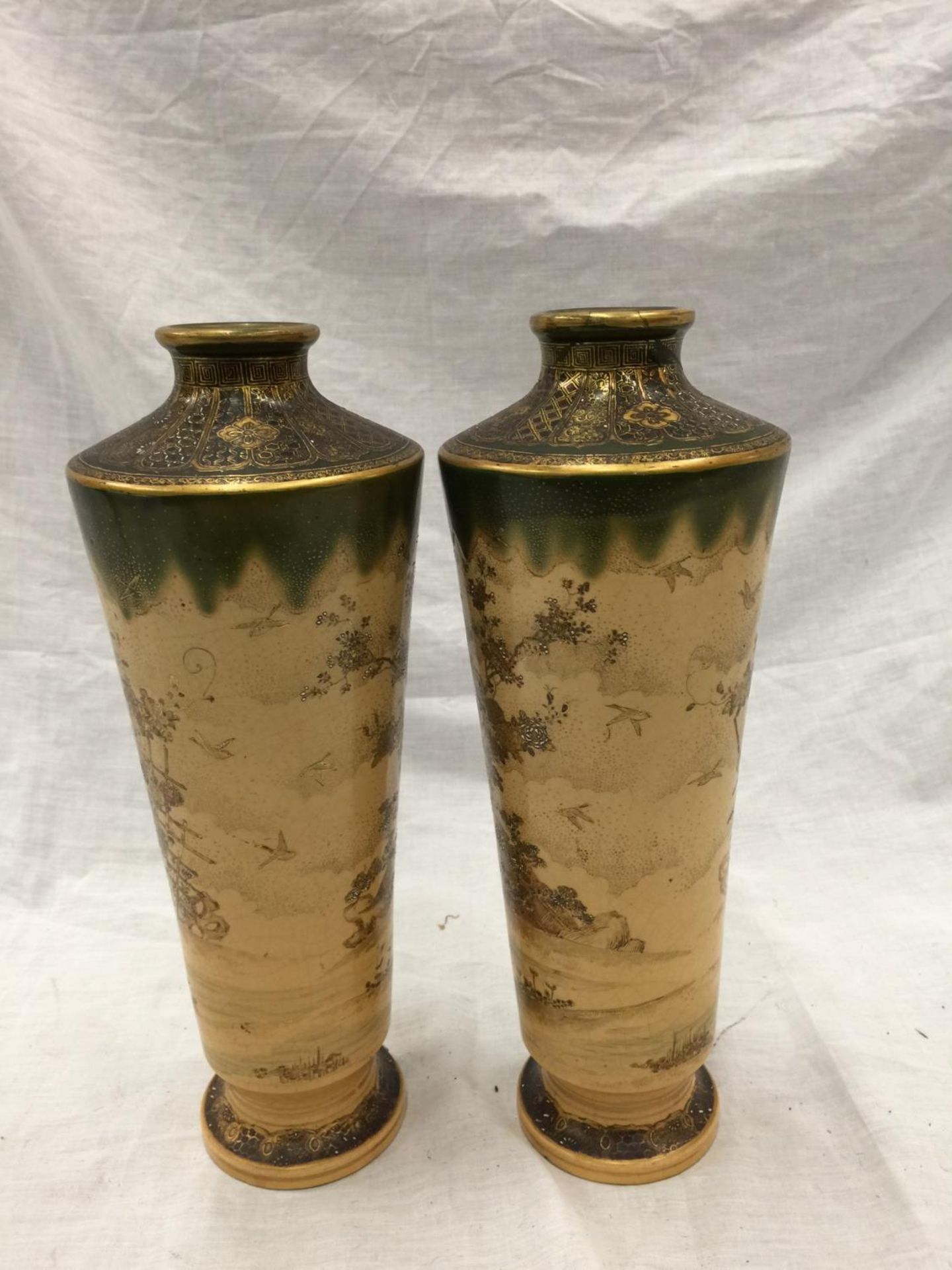 A PAIR OF ORIENTAL CLOISONNE VASES DECORATED WITH CHINOISERIE CHRYSANTHEMUMS AND GREEN ENAMELLING TO - Image 2 of 10