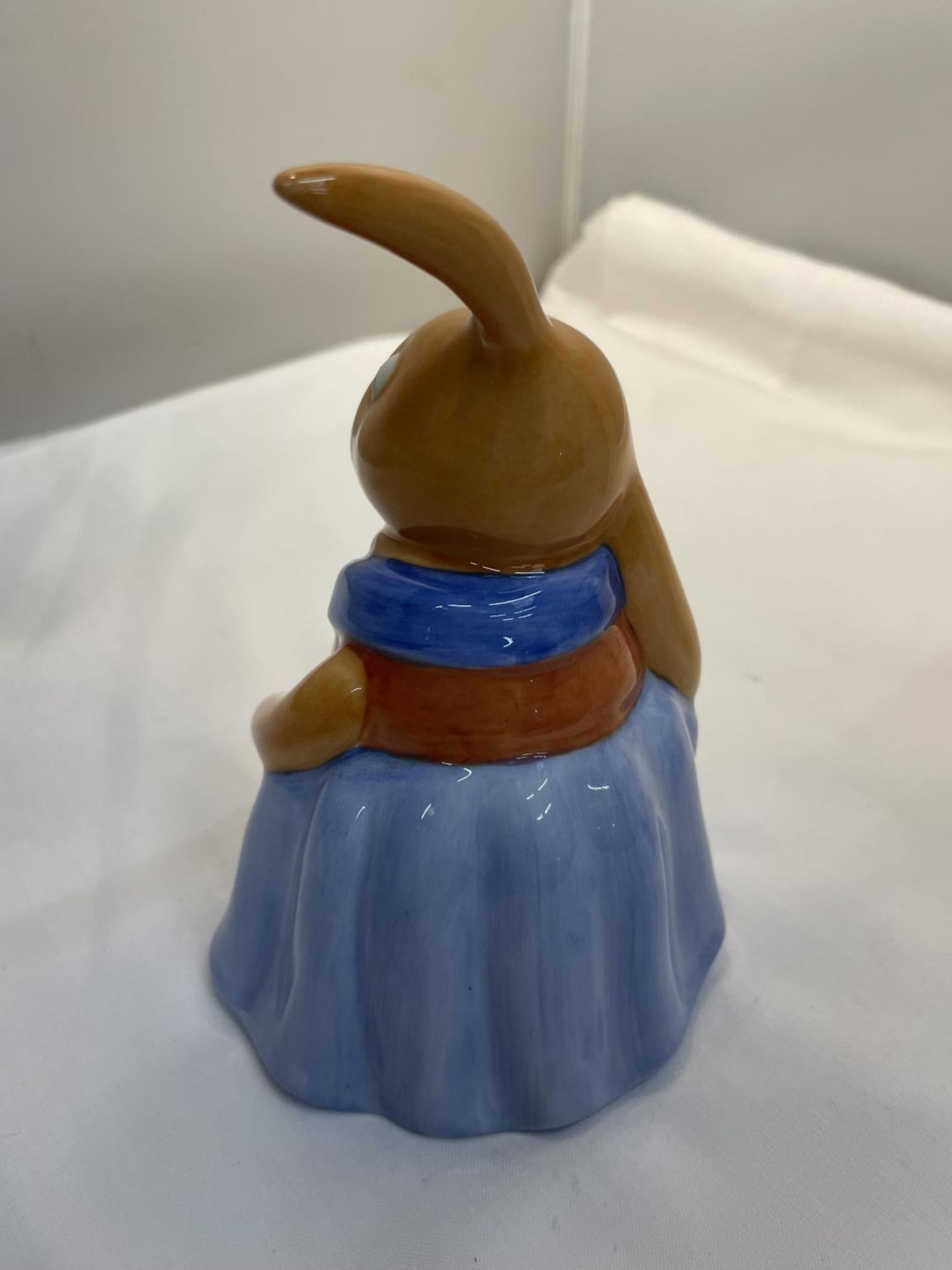 A BOXED LIMITED EDITION 242/500 ROYAL DOULTON BUNNYKINS FIGURE MARY BUNNYKINS - Image 4 of 5