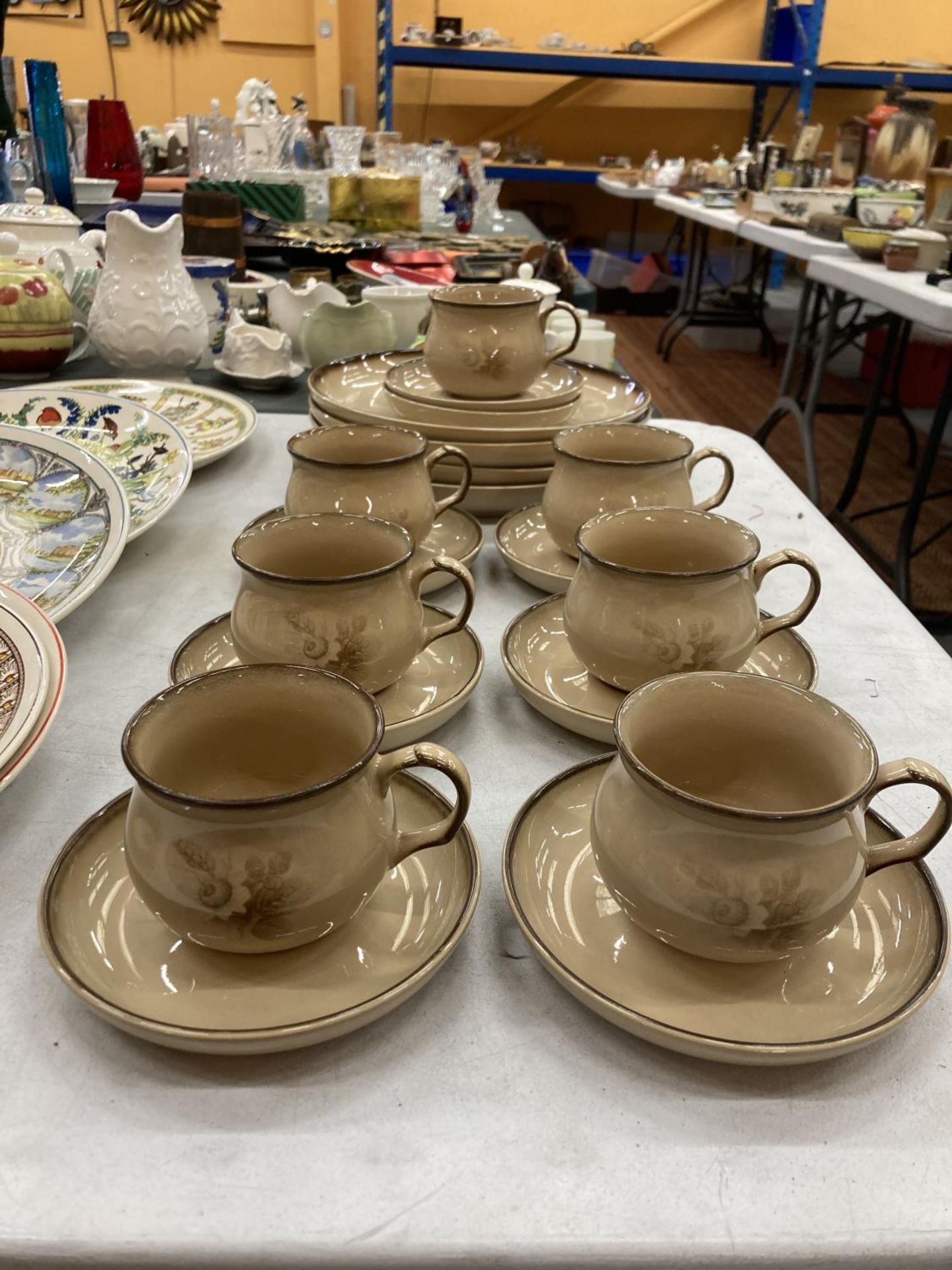 A QUANTITY OF DENBY PLATES, CUPS AND SAUCERS - Image 2 of 4