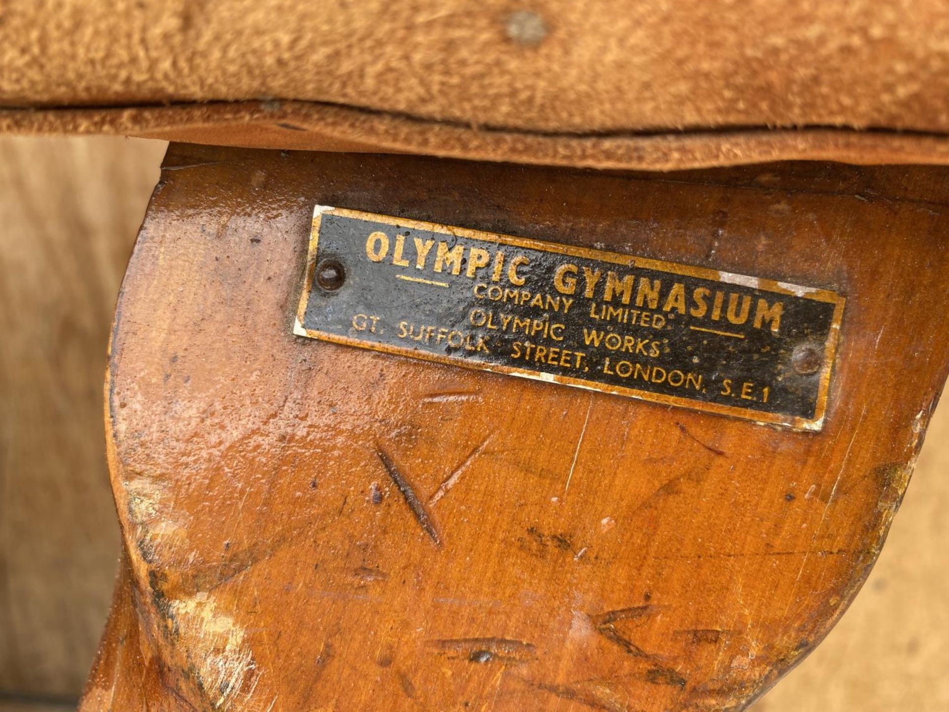 A VINTAGE POMMEL HORSE WITH HOOP BARS, ON FOUR ADJUSTABLE LEGS, 65X24" MAX WITH SUEDE TOP - Image 3 of 4