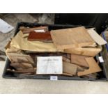 AN ASSORTMENT OF SAMPLE WOOD AND OFF CUTS ETC