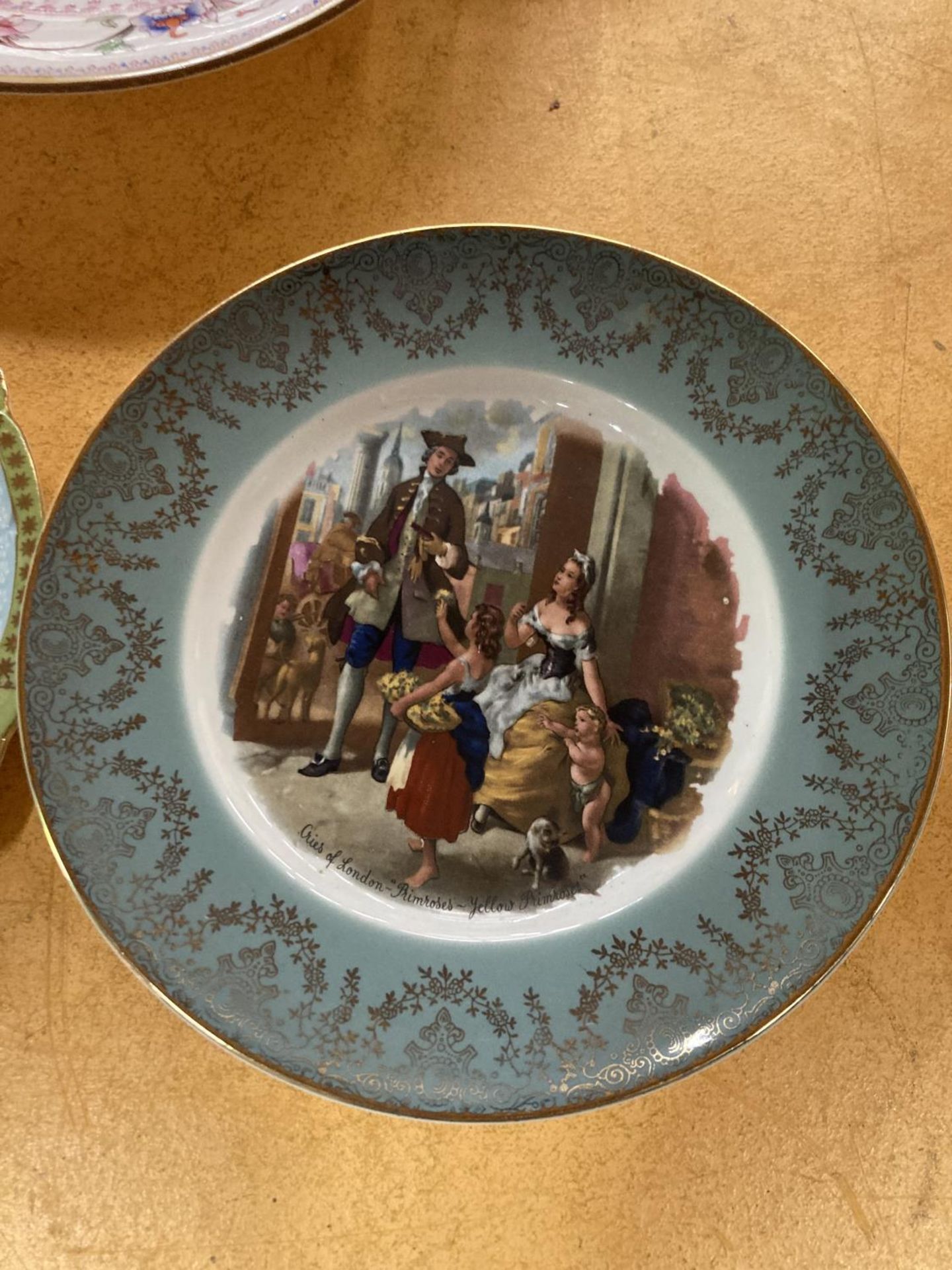 A QUANTITY OF DECORATIVE CABINET PLATES TO INCLUDE ROYAL ALBERT - Image 10 of 11