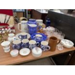 AN ASSORTMENT OF CERAMIC AND GLASS ITEMS TO INCLUDE JUGS, VASES AND WHISKY TUMBLERS ETC