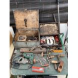 A LARGE ASSORTMENT OF VARIOUS HAND TOOLS TO INCLUDE WOOD PLANES, BRACE DRILLS AND CLAMPS ETC