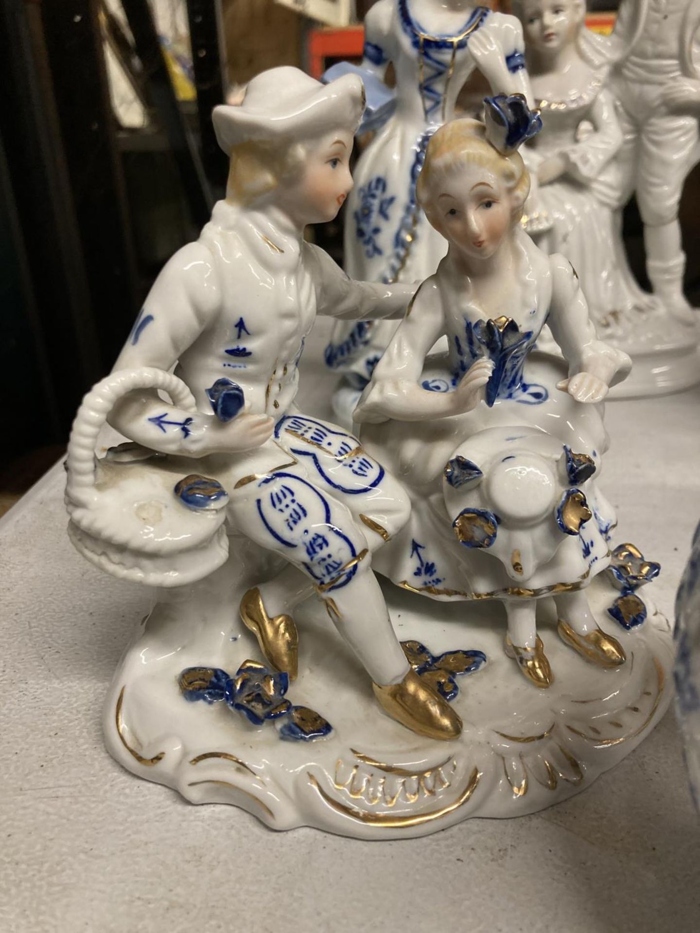 A QUANTITY OF CONTINENTAL STYLE FIGURINES, BLUE AND WHITE CERAMICS, ETC - Image 4 of 5