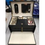 A JEWELLERY CASE WITH 3 DRAWERS TO INCLUDE CONTENTS OF BRACELETS, RINGS, NECKLACES, EARRINGS, ETC