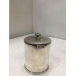 A SILVER PLATE ON COPPER MAPPIN AND WEBB LIDDED POT HEIGHT 9CM