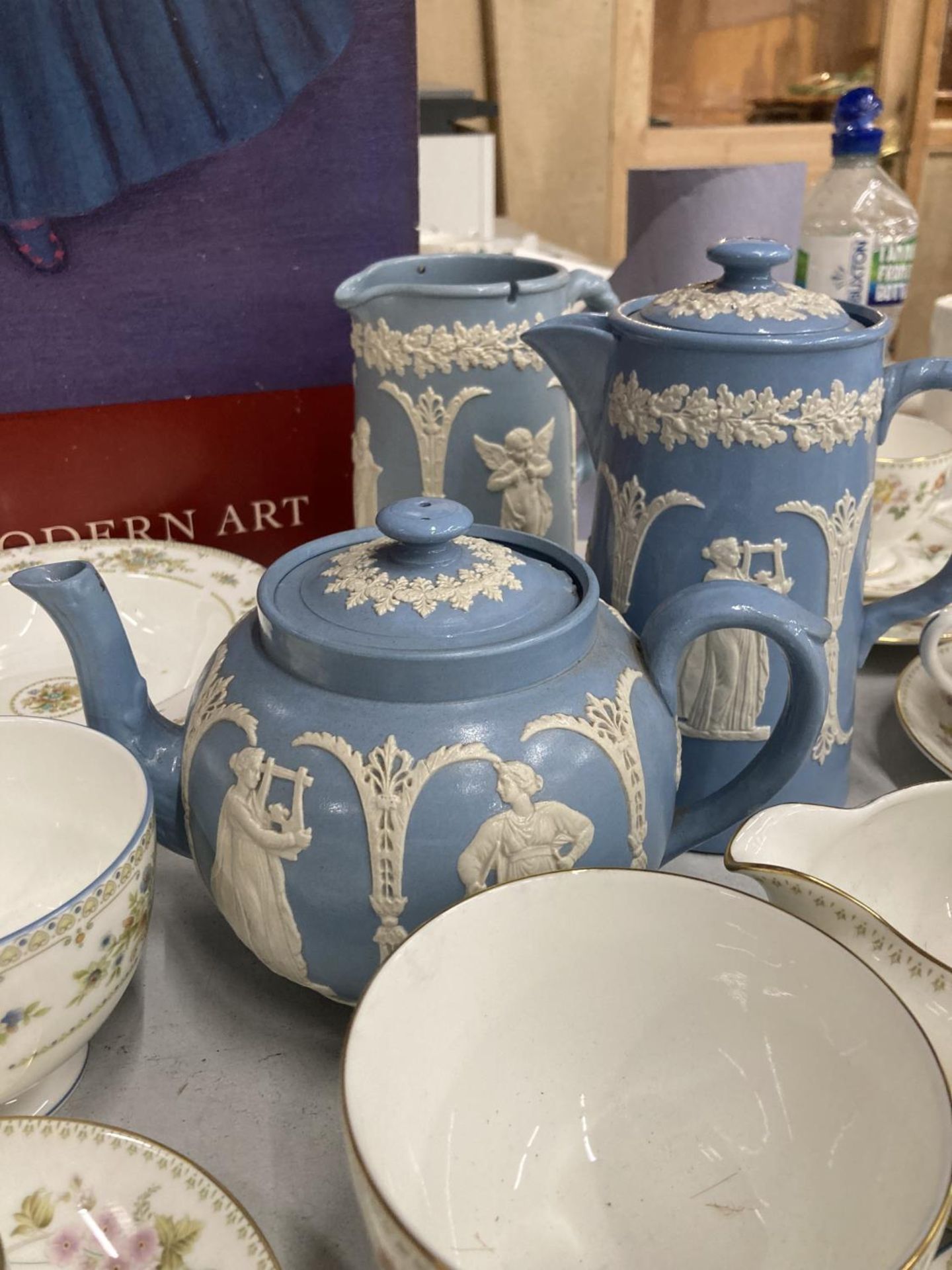 A QUANTITY OF WEDGWOOD CHINA TEAWARE TO INCLUDE CUPS, SAUCERS, BOWLS, PLATES, ETC, PLUS 'DUDSON' - Image 4 of 4