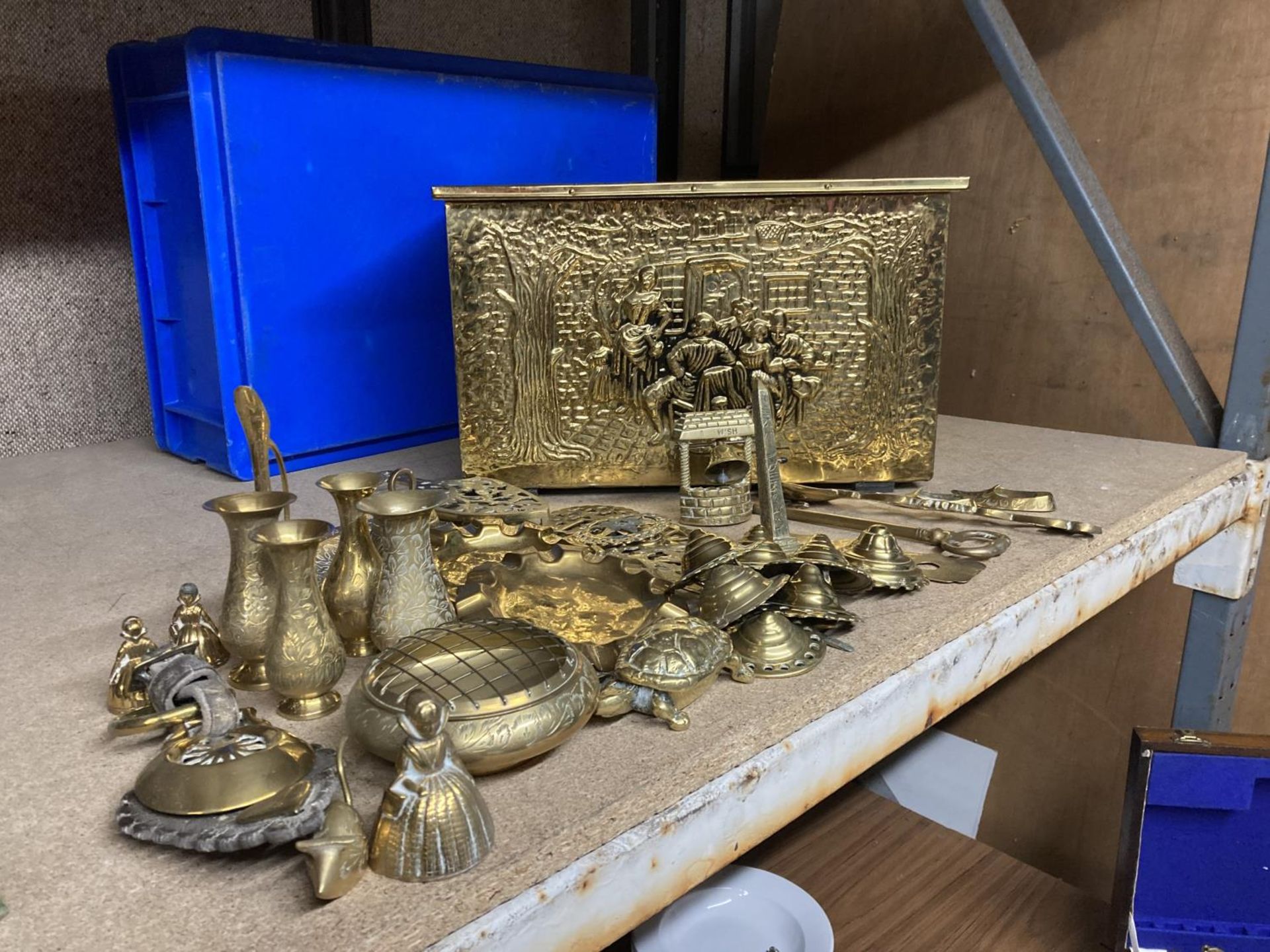 A BRASS COAL BOX CONTAINING A QUANTITY OF BRASS ITEMS INCLUDING, VASES, PLATES, FIGURES, BELL, ETC