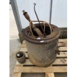 A VINTAGE CAST IRON LEAD CRUCIBLE AND ACCESSORIES