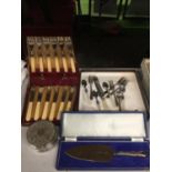 A BOXED VINTAGE KNIFE AND FORK SET, BOXED CAKE SLICE, COASTERS AND FLATWARE