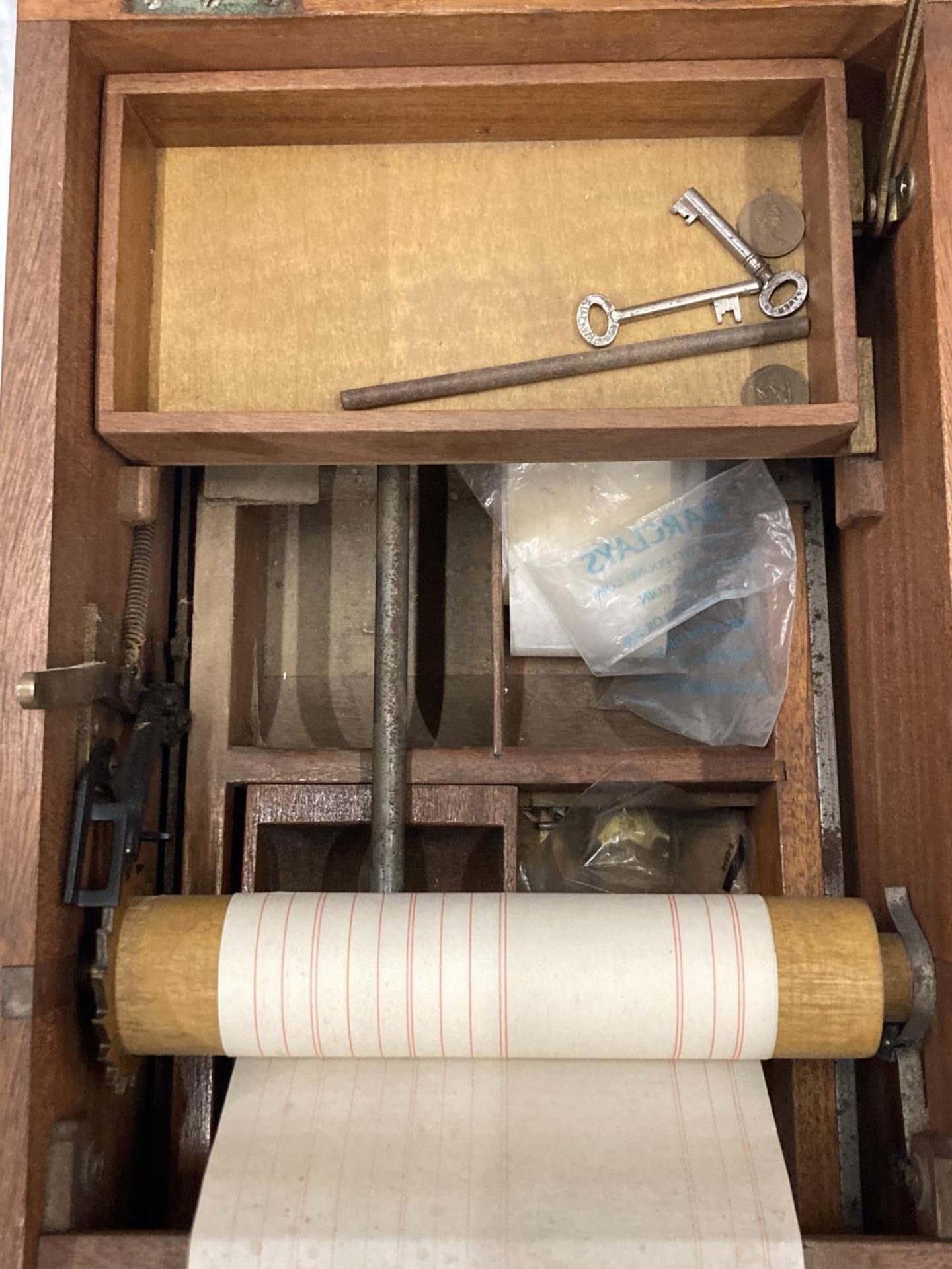 A VINTAGE MAHOGANY CASH REGISTER WITH BRASS HANDLED DRAWER, MADE BY GLEDHILL HALIFAX, COMES WITH TWO - Image 7 of 13