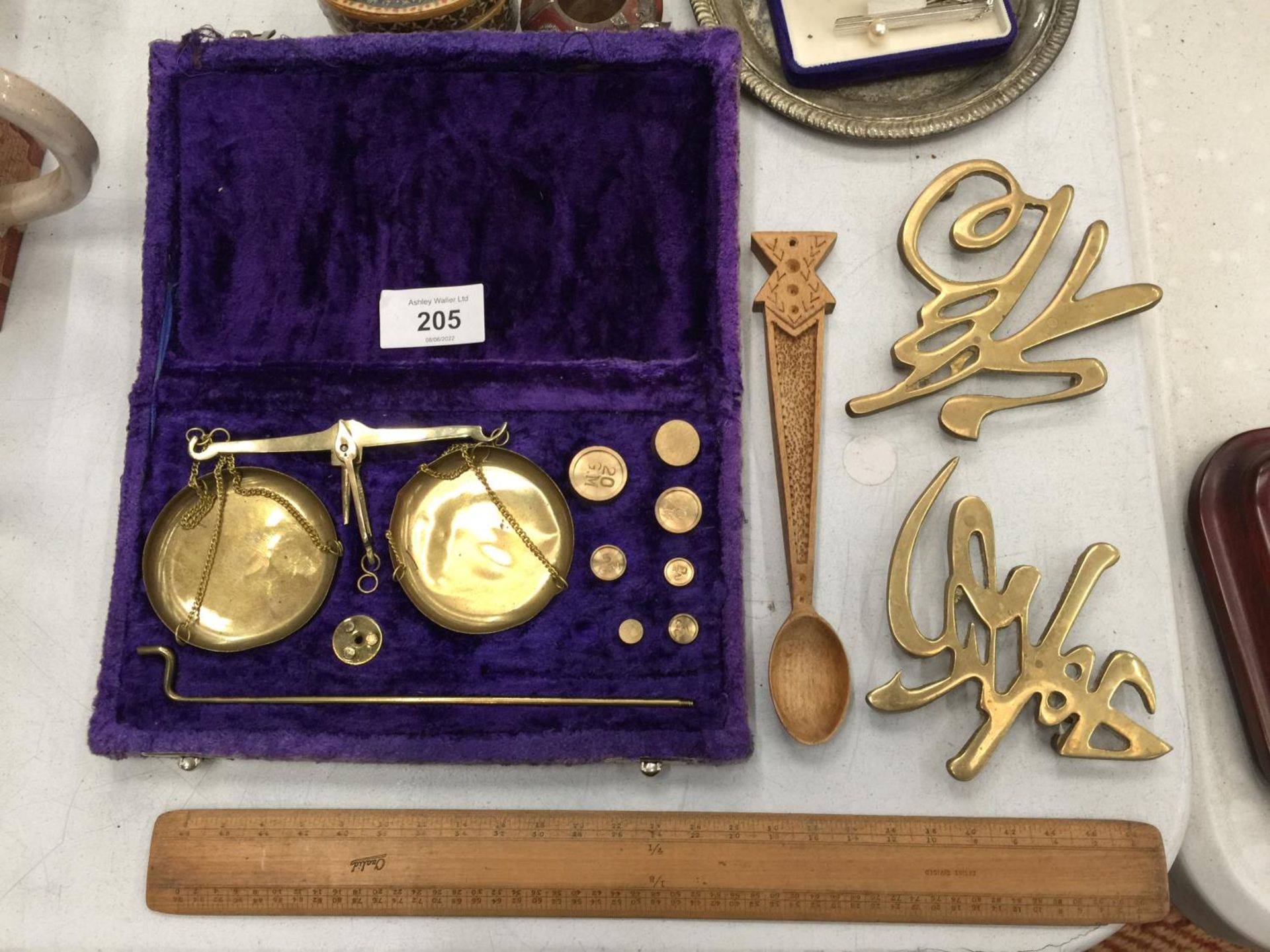 A QUANTITY OF ITEMS TO INCLUDE BOXED JEWELLERY SCALES AND WEIGHTS, IRONS, BRASSWARE, ETC - Image 2 of 8