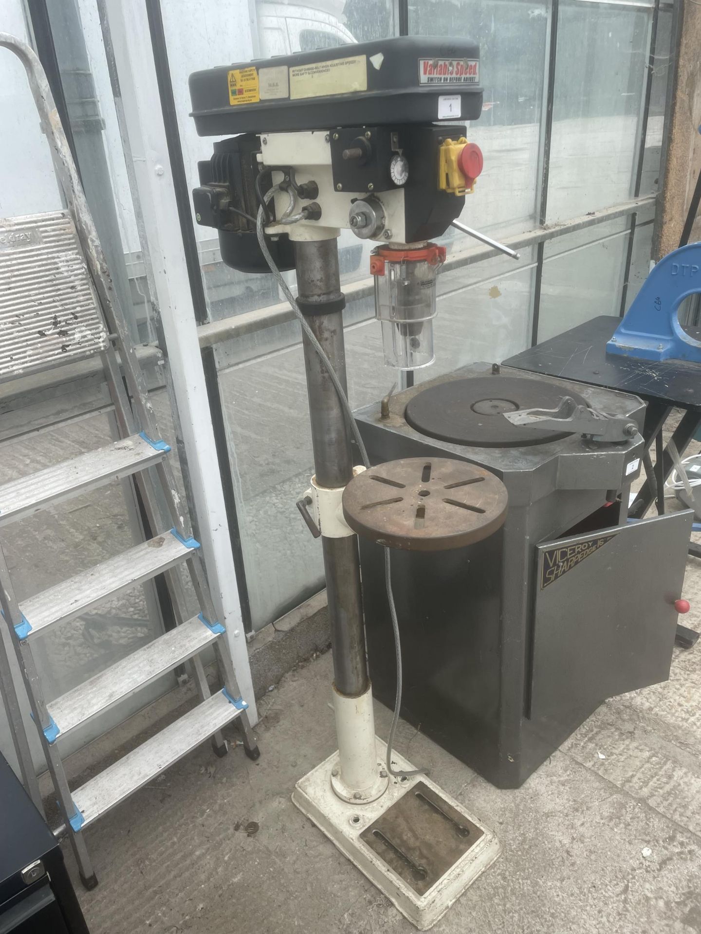 AN AXMINSTER VARIABLE SPEED PILLAR DRILL NO VAT