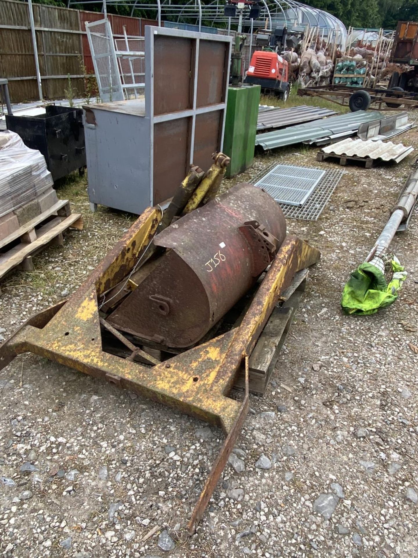 FORE LOADER ARMS AND BUCKET NO VAT
