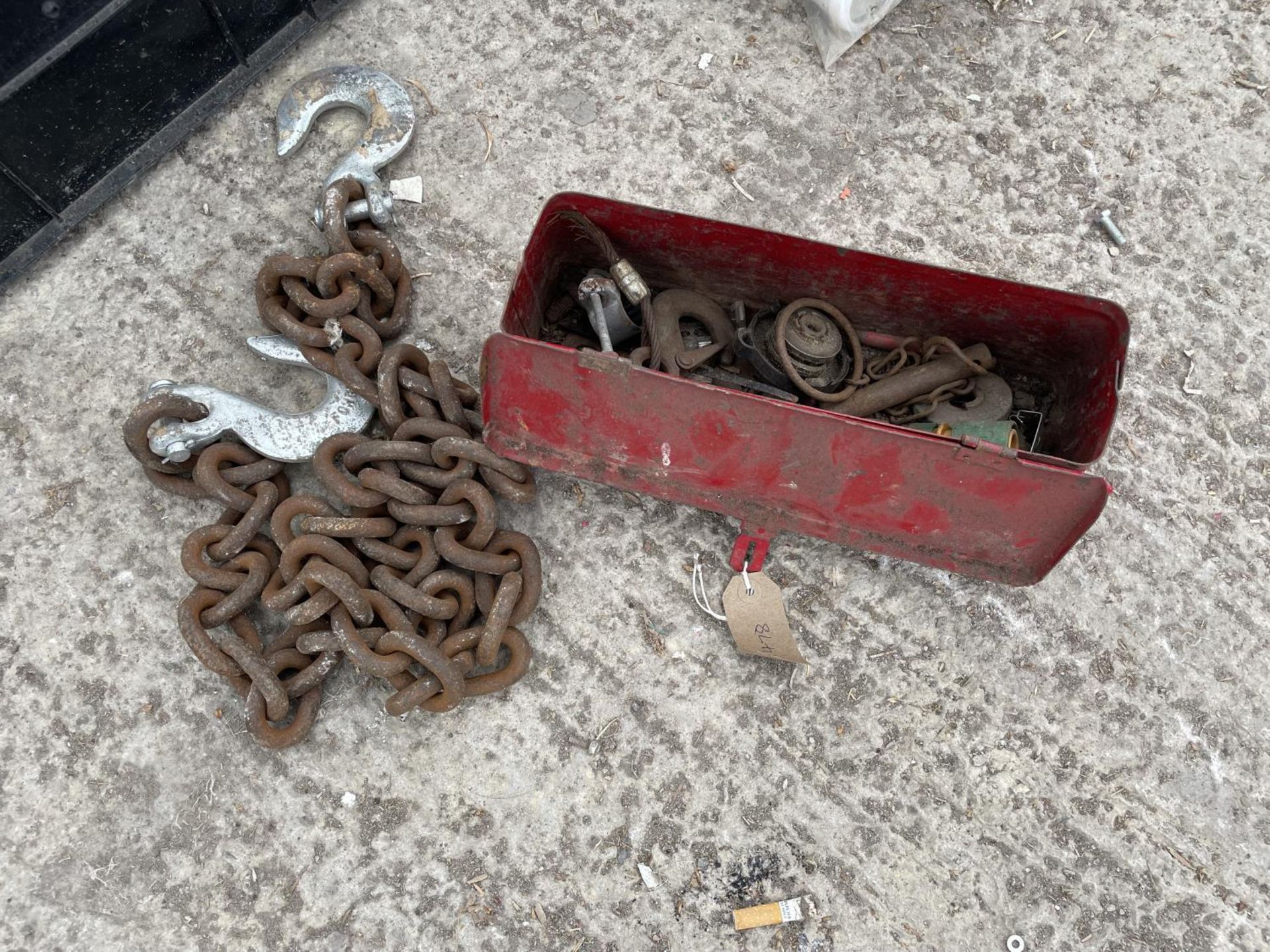 TRACTOR BOX AND CHAIN NO VAT