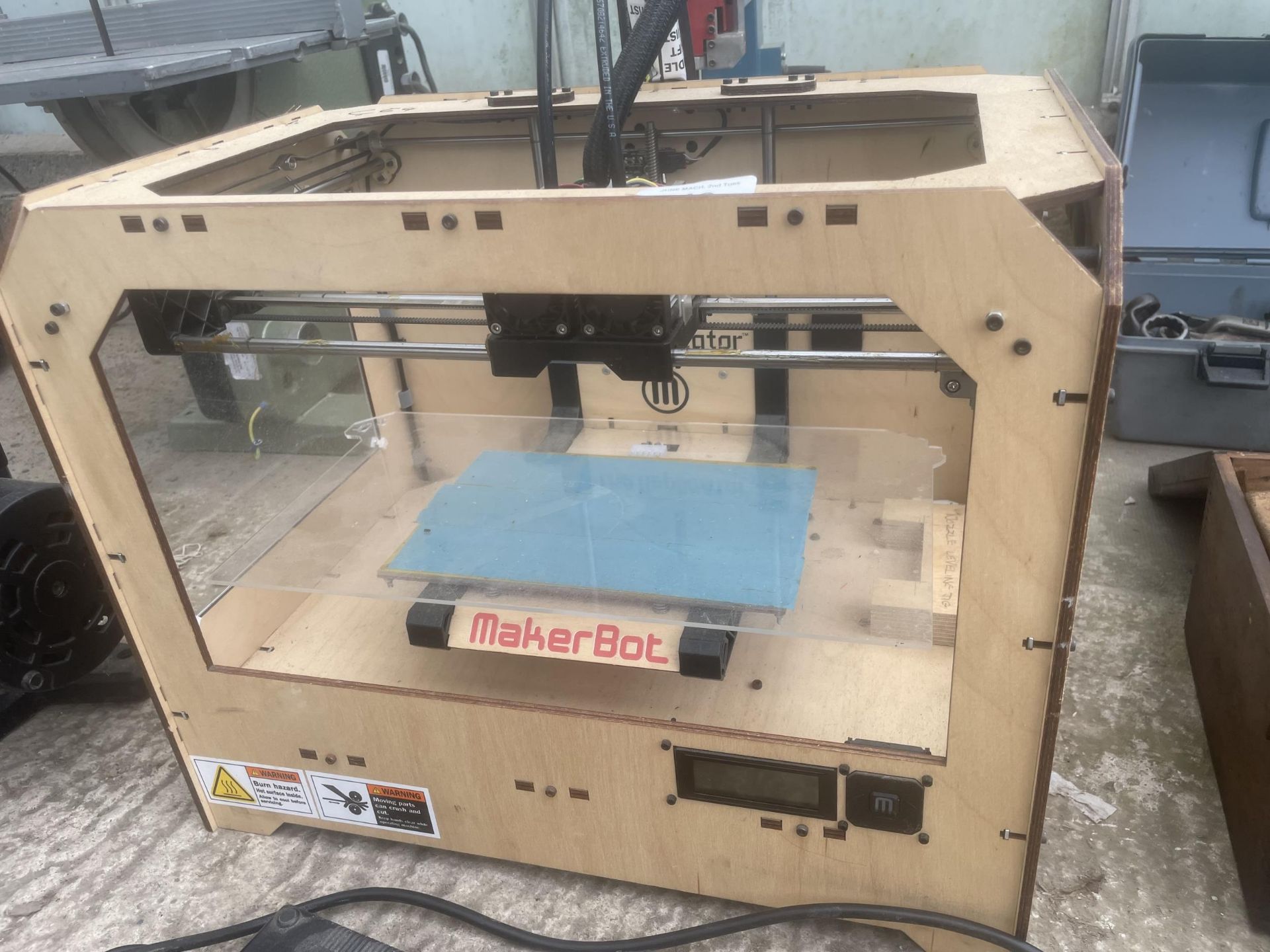 THE REPLECATOR MAKERBOT 3D PRINTER NO VAT - Image 2 of 5