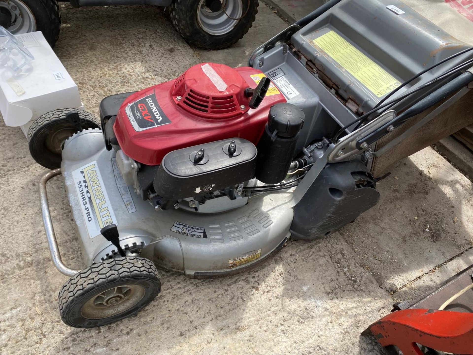 LAWNFLITE PRO 553 HOURS LAWNMOWER NO VAT - Image 3 of 3