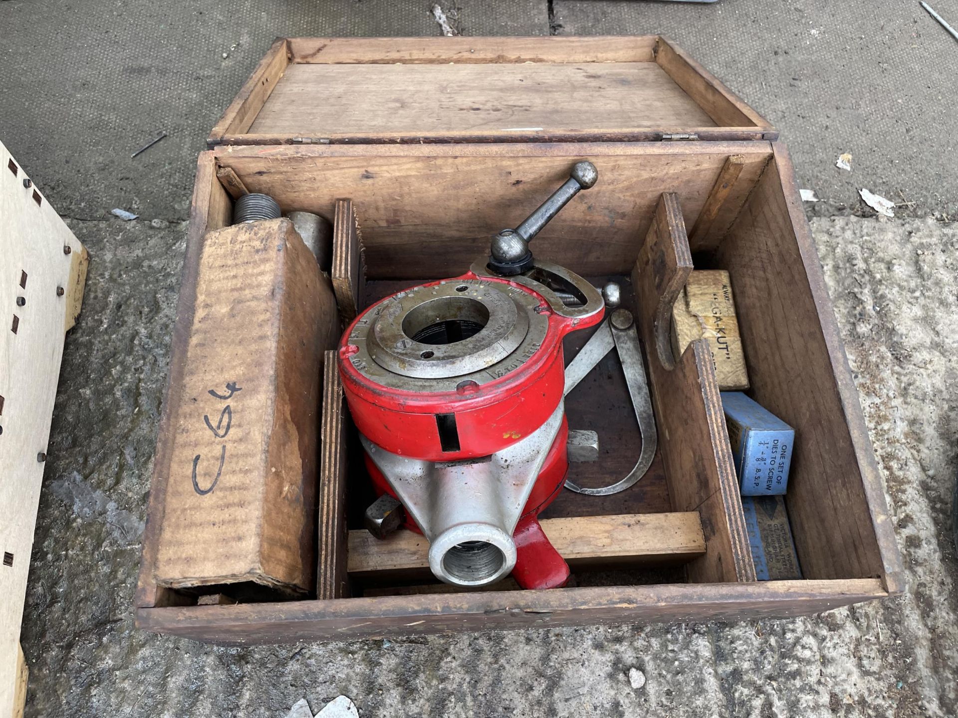 A THREADING TOOL MADE IN BIRMINGHAM BOXED NO VAT