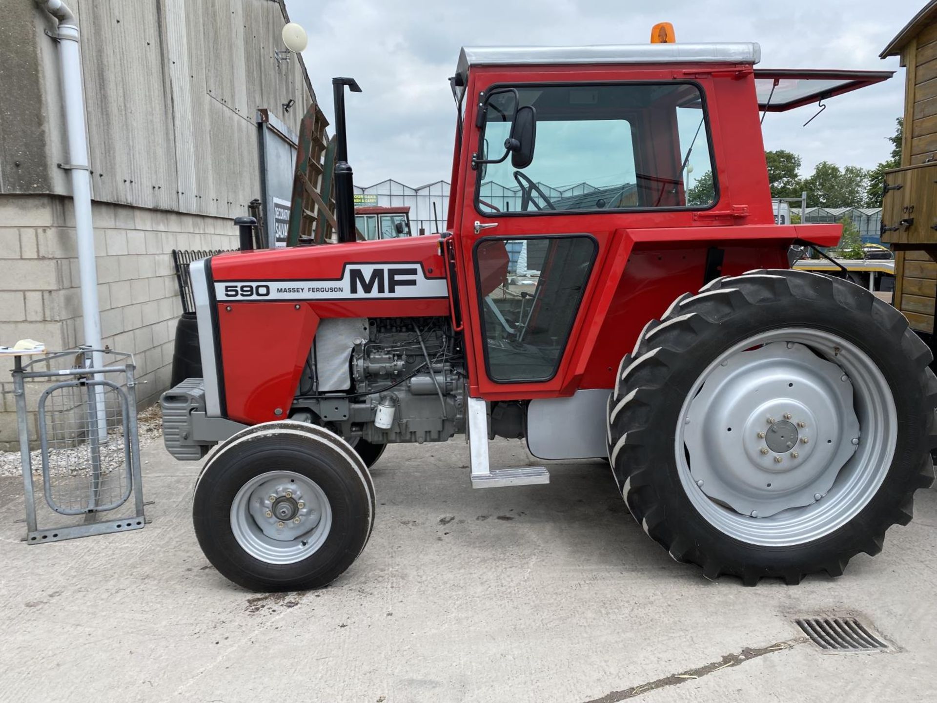 A MASSEY FERGUSON 590 TRACTOR -UTF 234S 4762 HOURS THIS TRACTOR HAS BEEN THE SUBJECT OF A FULL, - Image 17 of 22