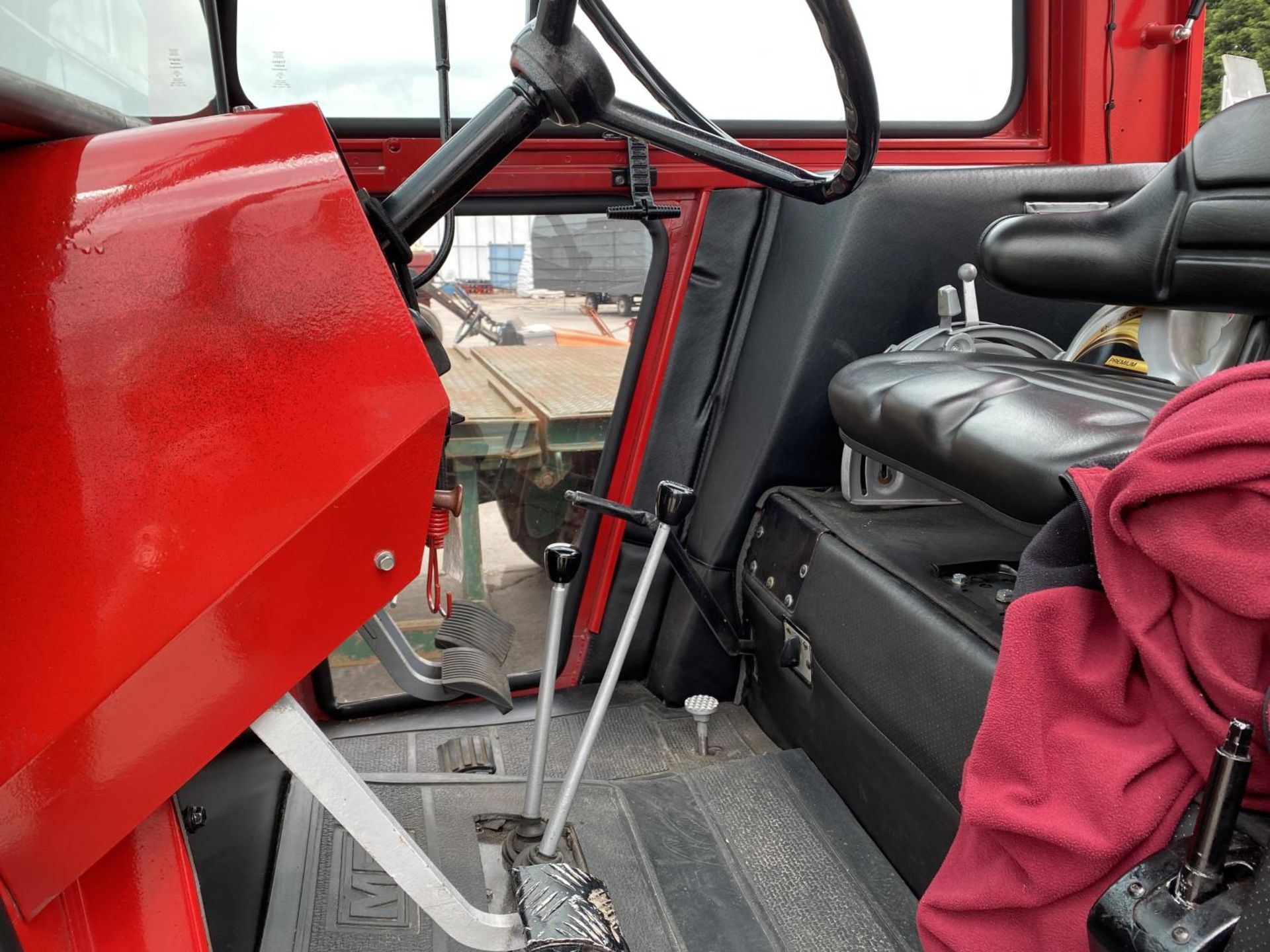 A MASSEY FERGUSON 590 TRACTOR -UTF 234S 4762 HOURS THIS TRACTOR HAS BEEN THE SUBJECT OF A FULL, - Image 18 of 22