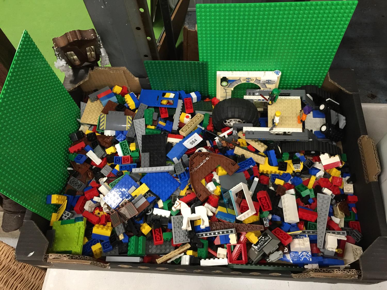 A BOX CONTAINING A QUANTITY OF LEGO TO INCLUDE BASES, FIGURES, ETC - Image 2 of 12