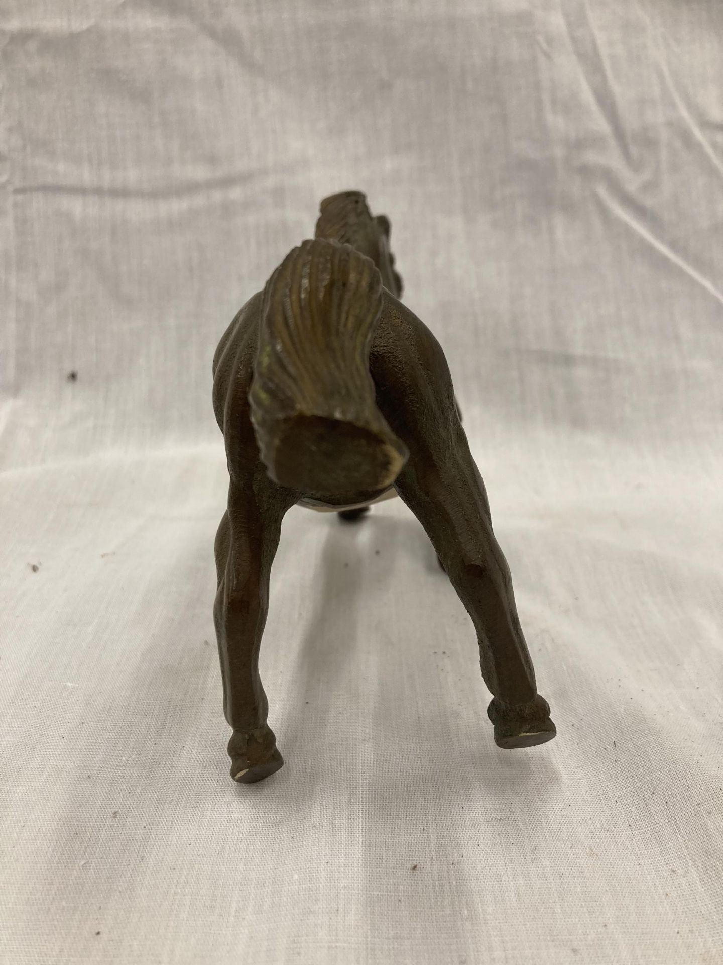 A BRONZE PRANCING HORSE LENGTH 20CM HEIGHT 10CM - Image 7 of 8