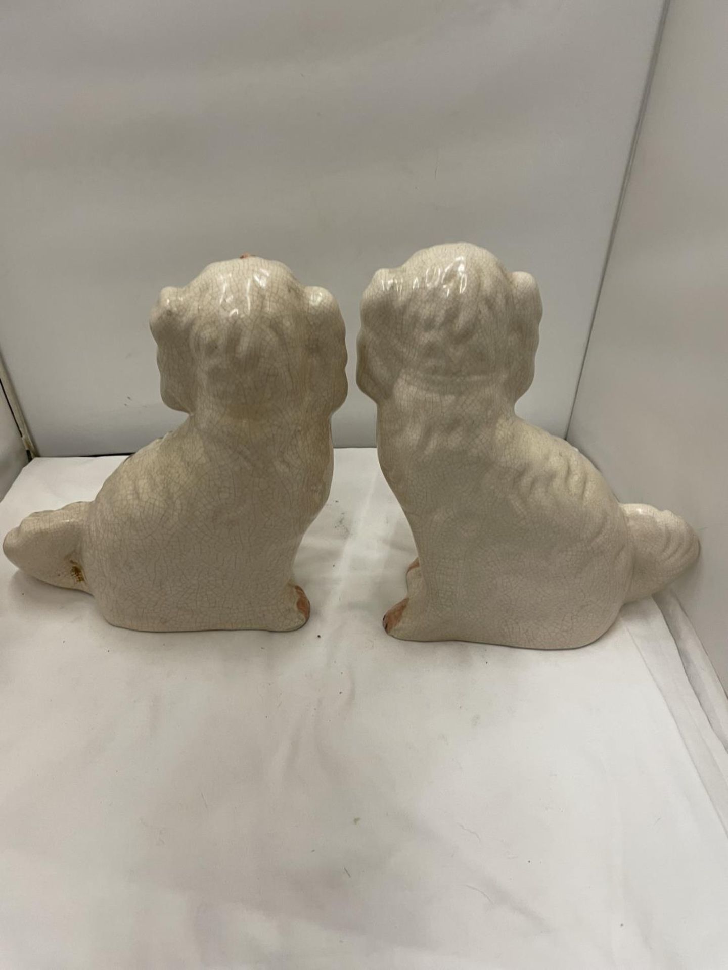 A PAIR OF STAFFORDSHIRE MANTLE DOGS HEIGHT 33CM - Image 4 of 4