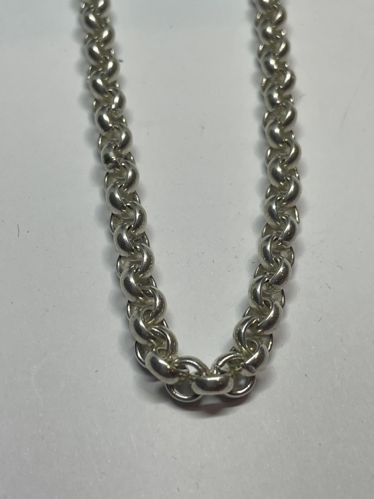 A HEAVY MARKED SILVER BELCHER NECKLACE LENGTH 18 INCHES - Image 2 of 3