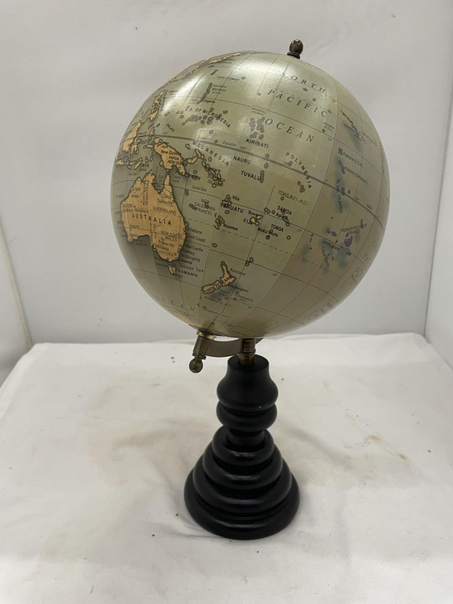 A WORLD GLOBE ON A WOODEN STAND HEIGHT 40CM - Image 3 of 4