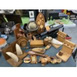 A LARGE AMOUNT OF TREEN ITEMS TO INCLUDE BOOKENDS, BOXES, A CART, PIPE STANDS, GLOBE, FROGS,