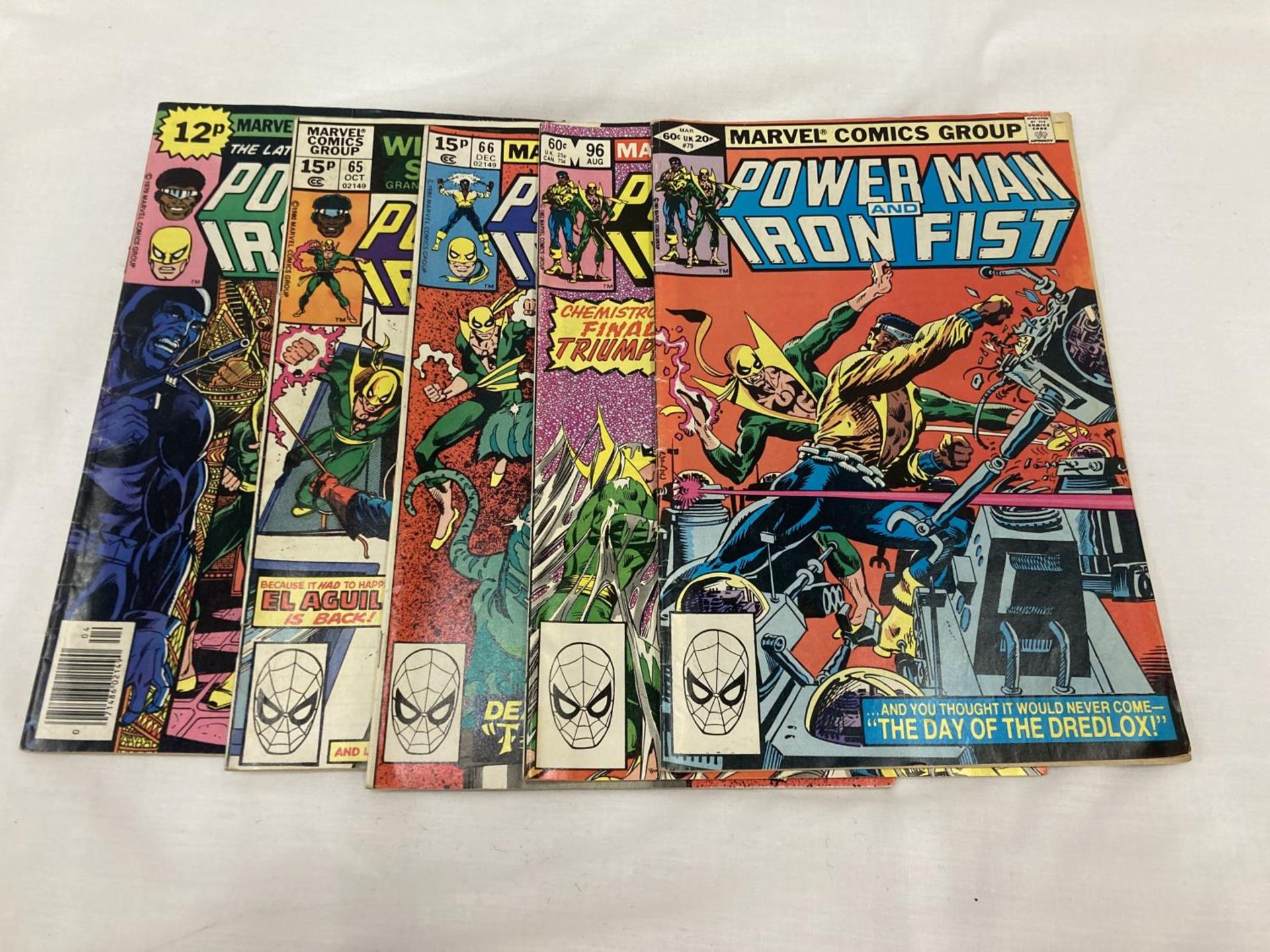FIVE VINTAGE MARVEL POWERMAN AND IRON FISH COMICS FROM THE 1970'S - Image 2 of 14