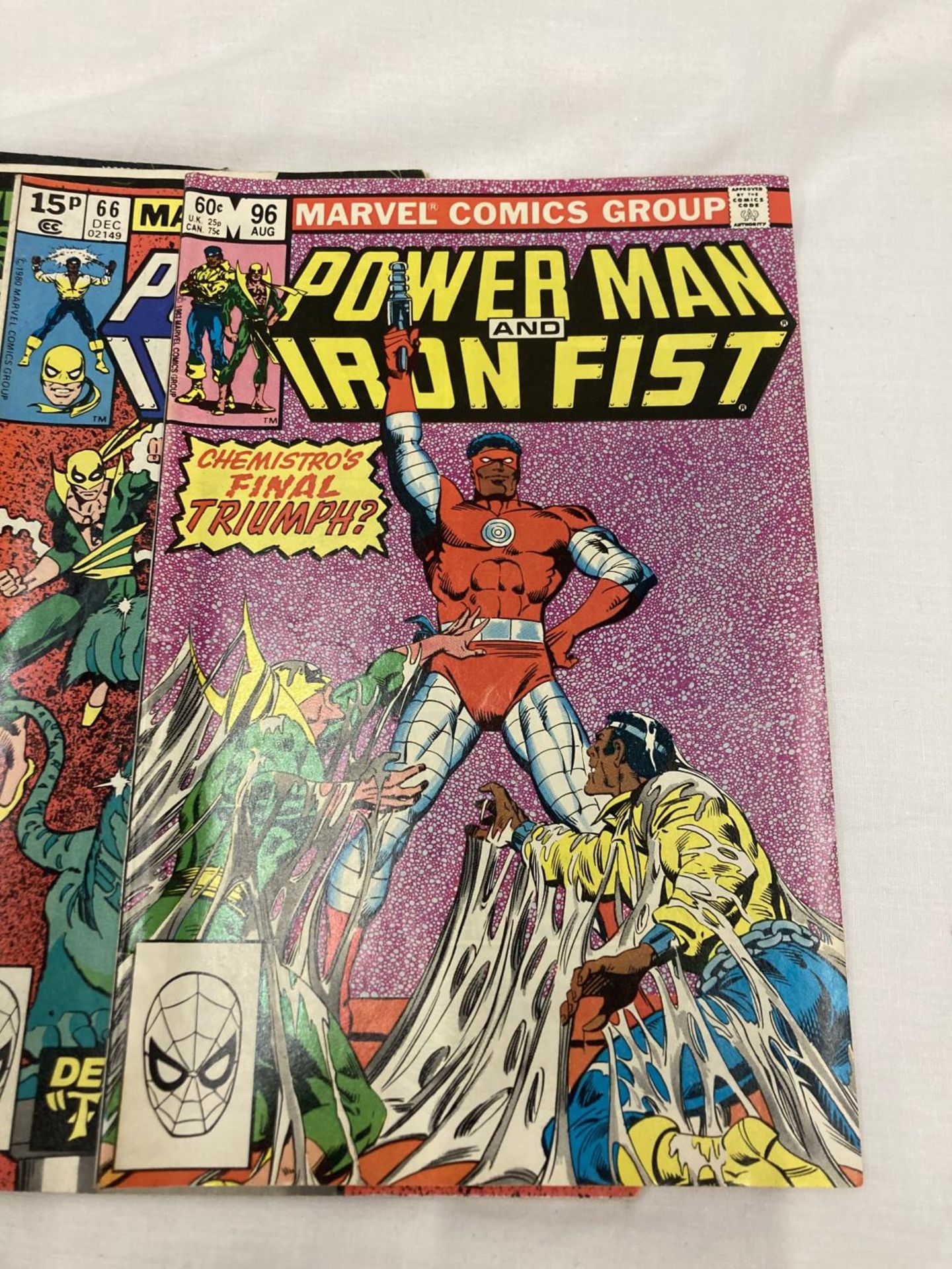 FIVE VINTAGE MARVEL POWERMAN AND IRON FISH COMICS FROM THE 1970'S - Image 5 of 14