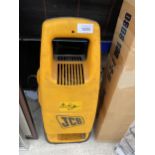 A JCB ELECTRIC PRESSURE WASHER