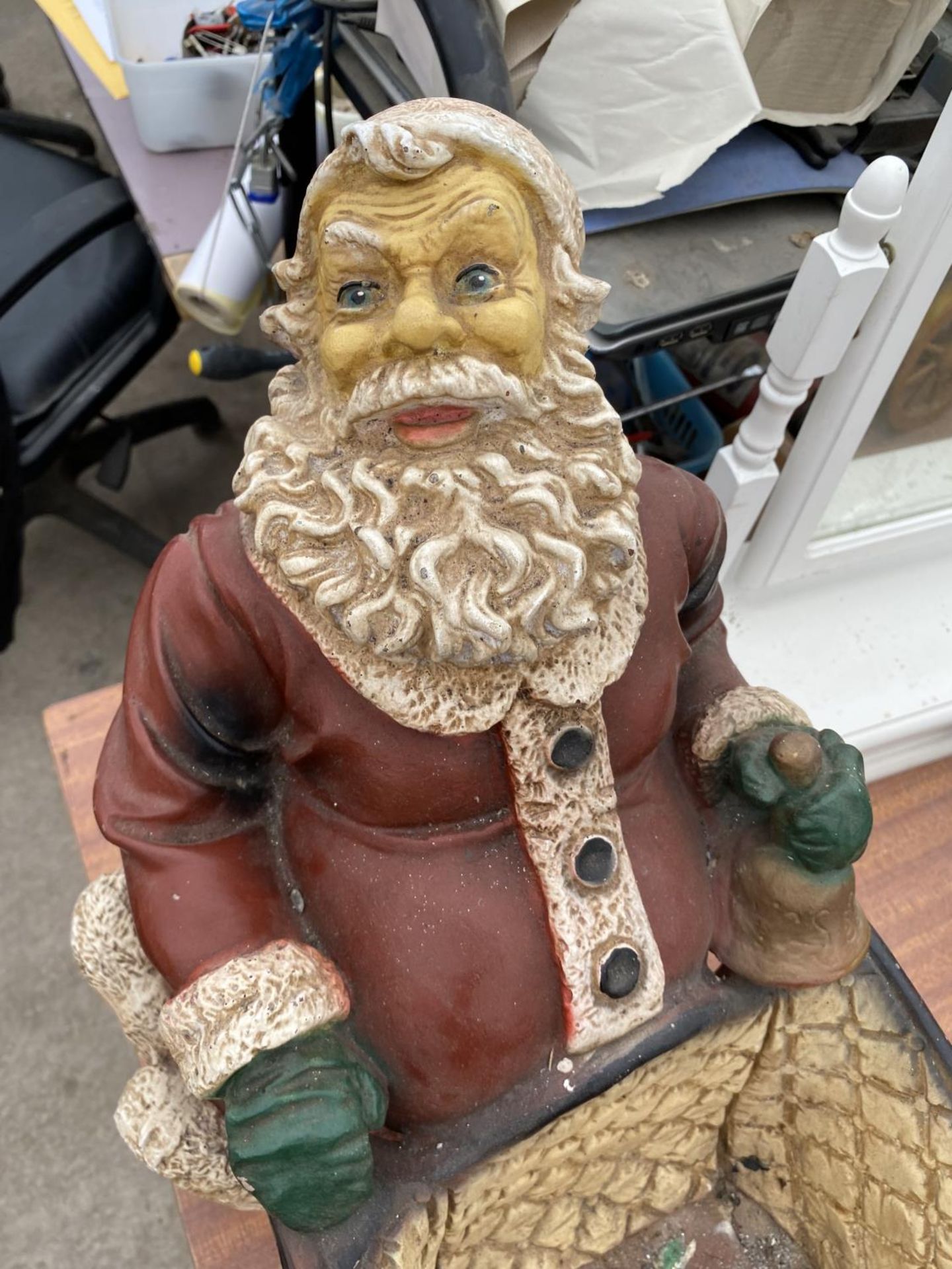 A PAINTED SANTA CLAUSE CHRISTMAS DECORATION - Image 4 of 4