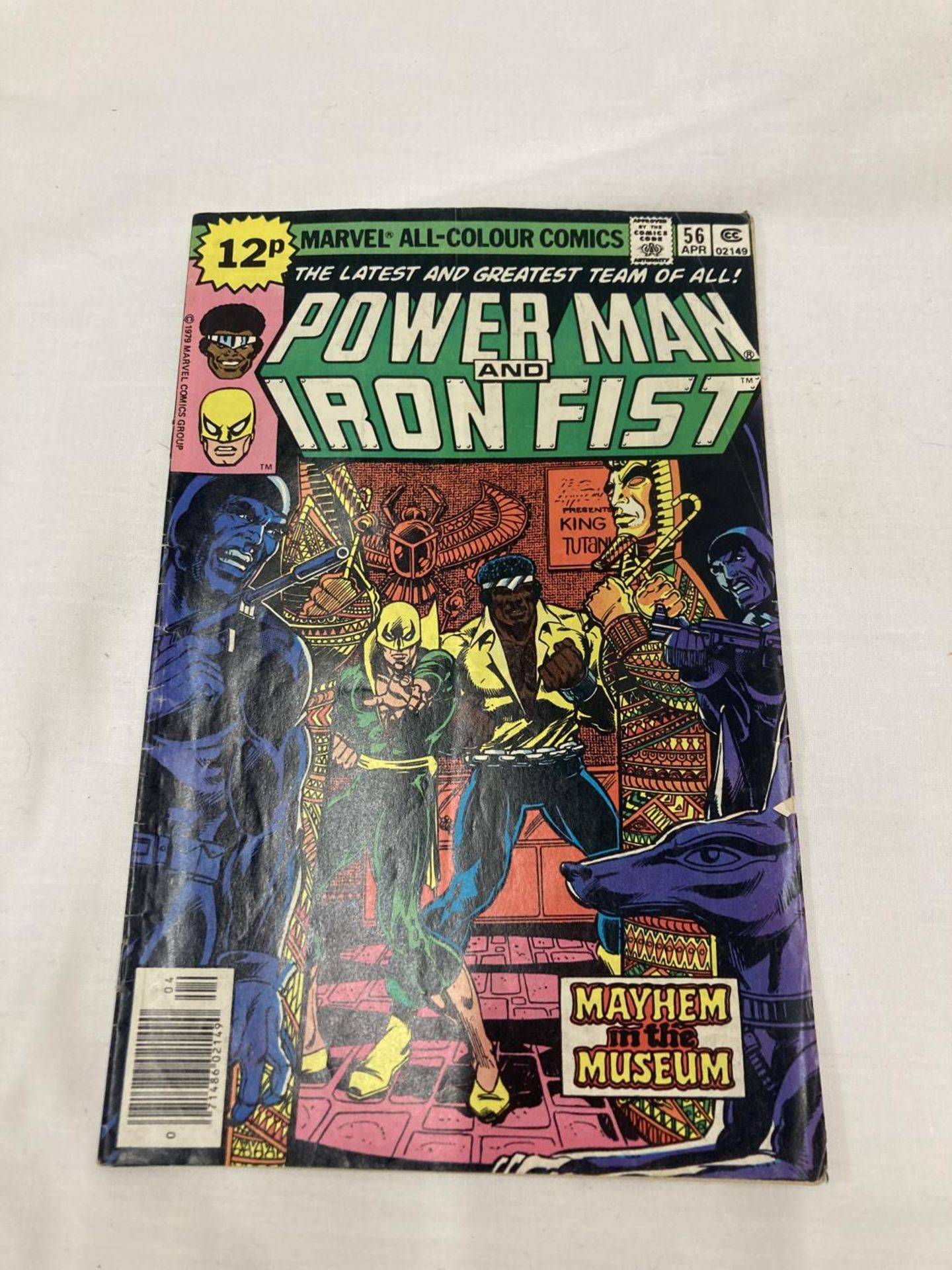 FIVE VINTAGE MARVEL POWERMAN AND IRON FISH COMICS FROM THE 1970'S - Image 11 of 14