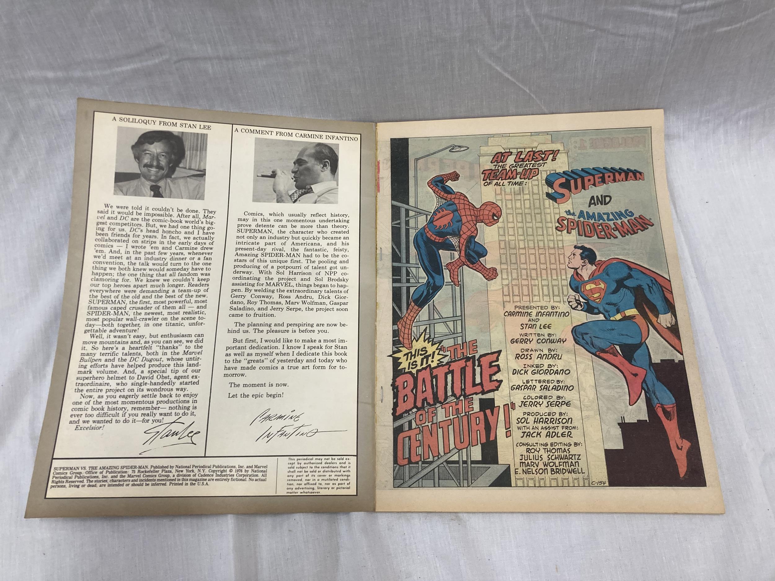 A DC AND MARVEL VINTAGE COMIC THE BATTLE OF THE CENTURY SUPERMAN V SPIDERMAN 1976 - Image 4 of 6
