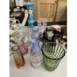 A QUANTITY OF COLOURED ART GLASS TO INCLUDE CAITNESS STYLE VASES, A VINTAGE TURQUOISE VASE WITH A