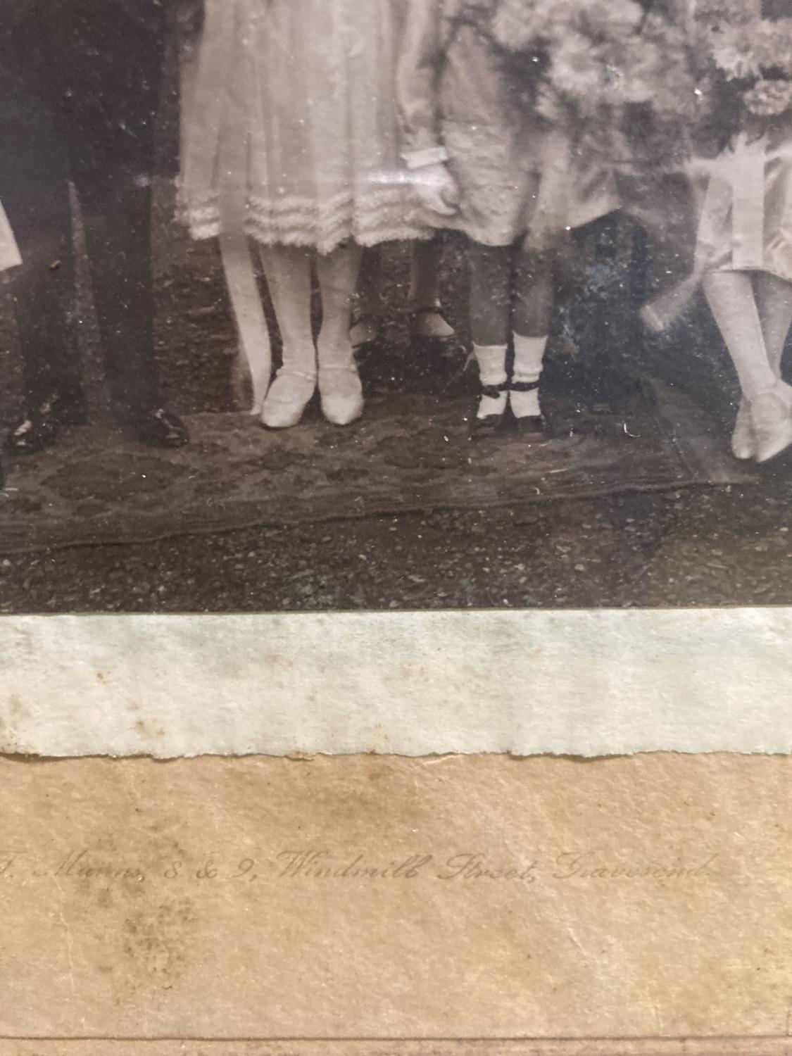 A FRAMED VINTAGE PHOTOGRAPH OF A WEDDING - Image 3 of 3