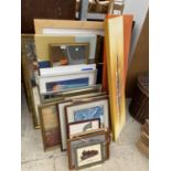 AN ASSORTMENT OF FRAMED PRINTS AND PICTURES